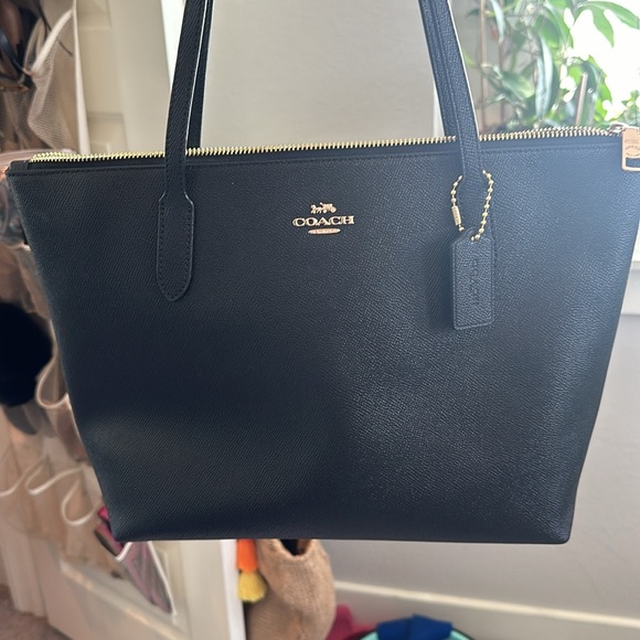 Coach leather zip tote bag - FREE SHIPPING - like new very good condition - Picture 1 of 7